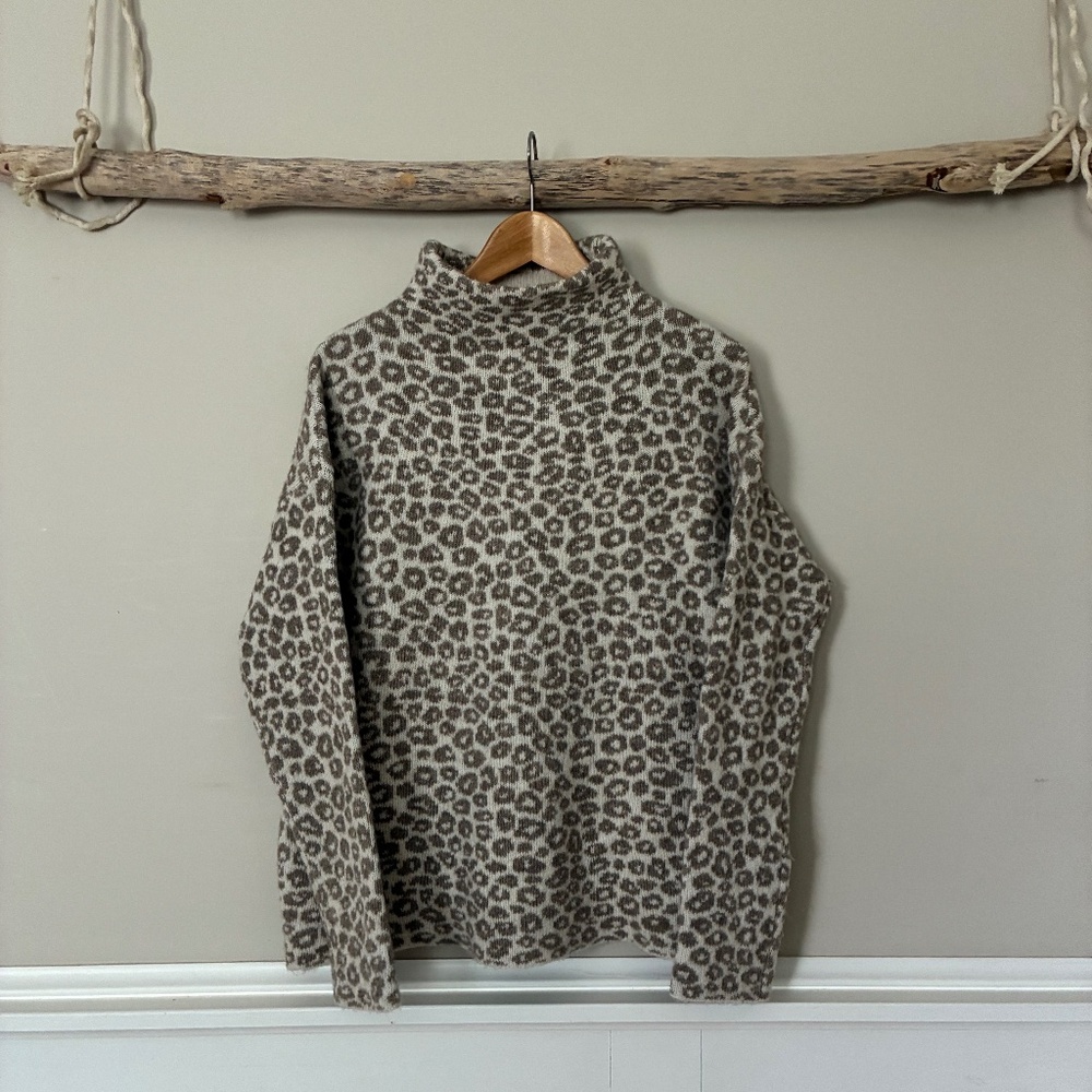 Women's Leopard Cheetah print Warm Sweater Size M
